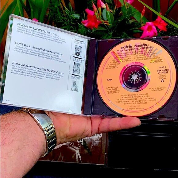 NIOB complete recordings of bluesman Robert Johnson with biography book - Picture 11 of 16